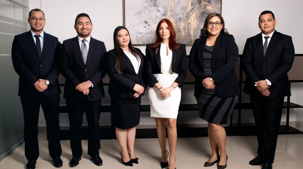 Odila Castillo comparte su experiencia en la defensa de la verdad